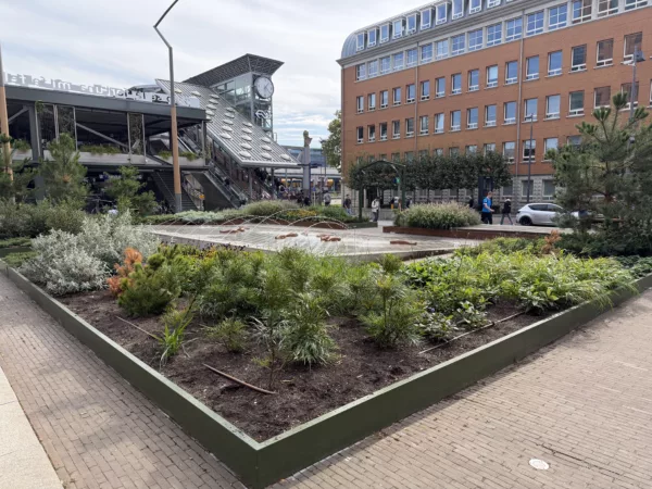 Even neerstrijken op de Stationshof Even neerstrijken op de Stationshof